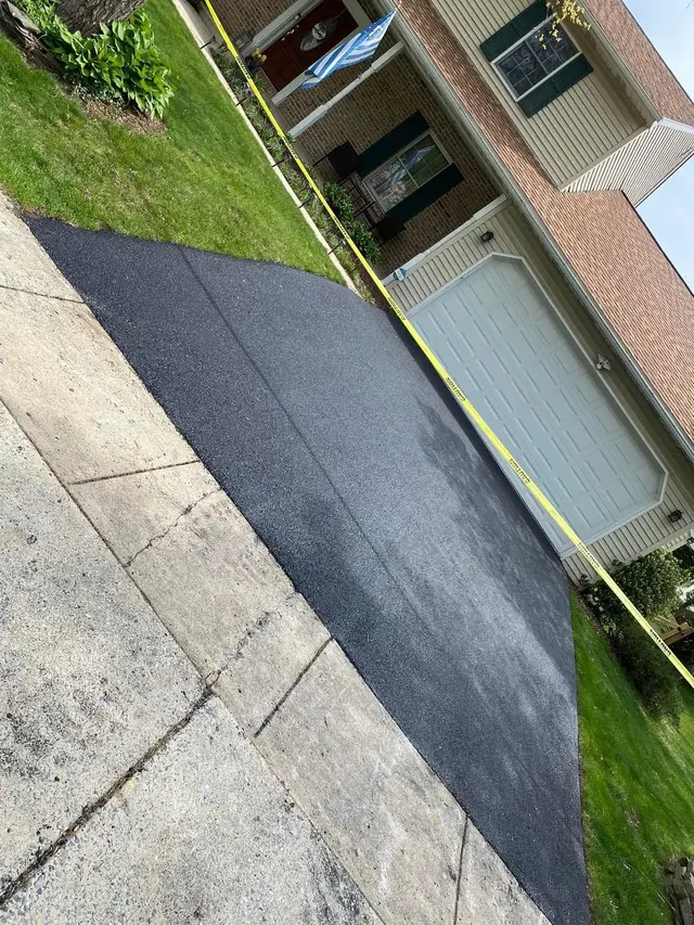 Driveway edge after sealcoating